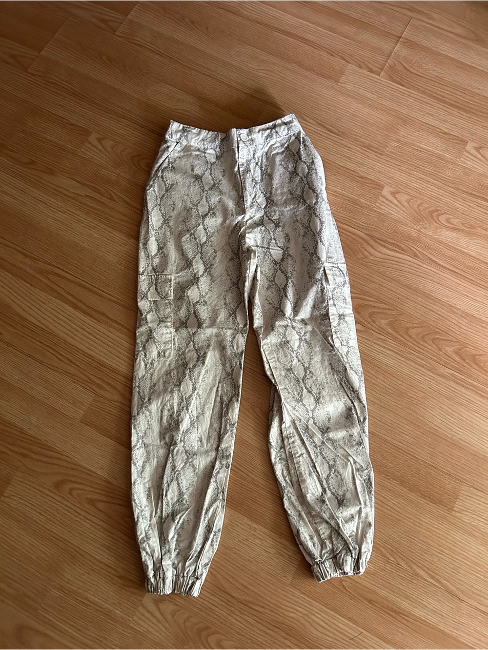 Forever 21 Animal Print Tapered Casual Pants Medium